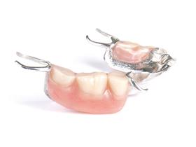 金属床入れ歯の特徴